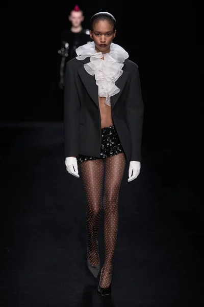 Look 35